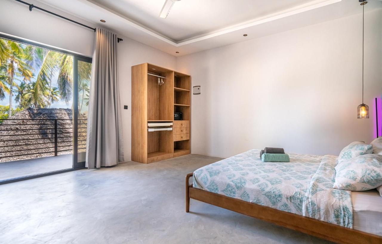 V Hotel In Падже Экстерьер фото