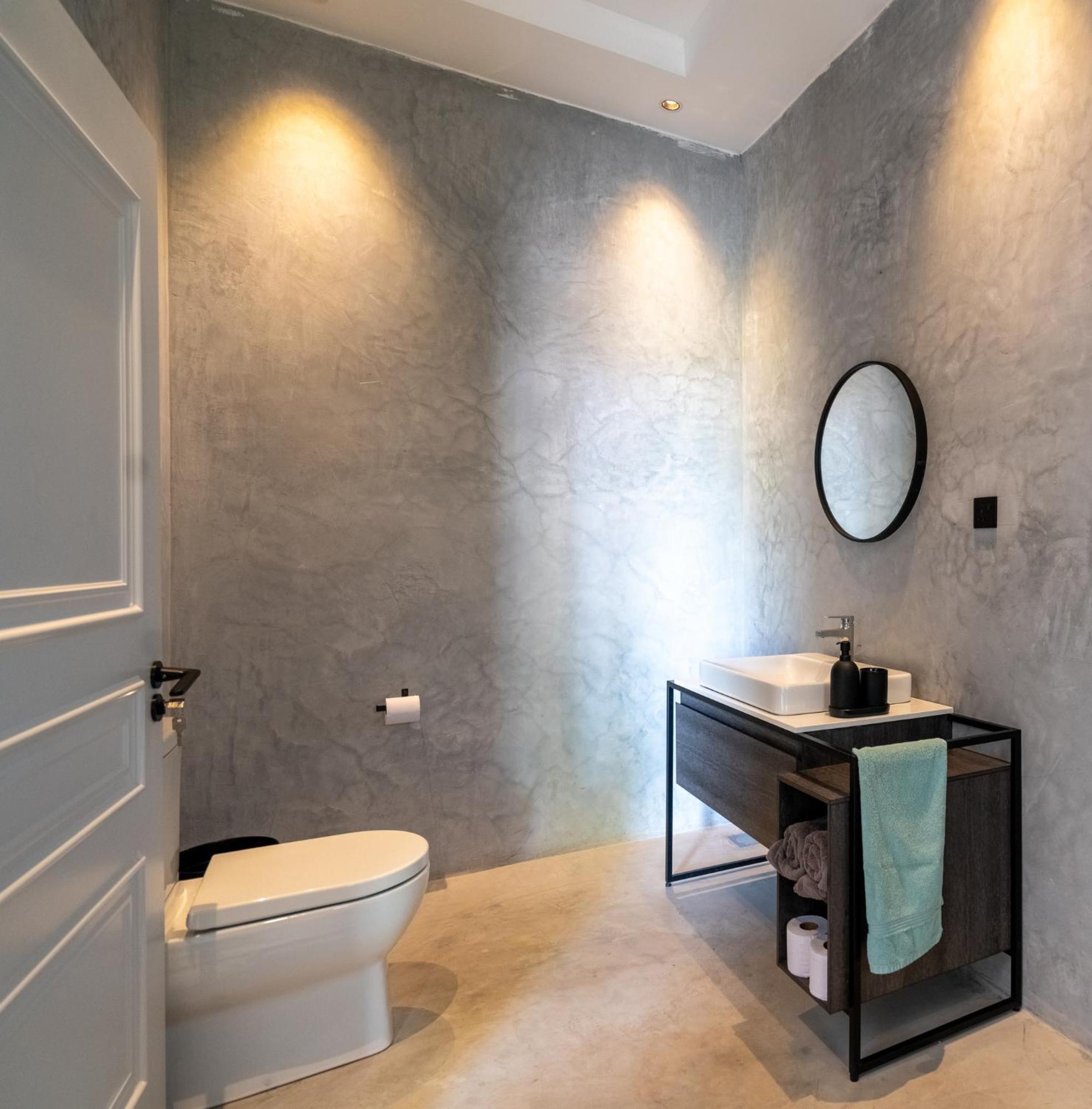 V Hotel In Падже Экстерьер фото