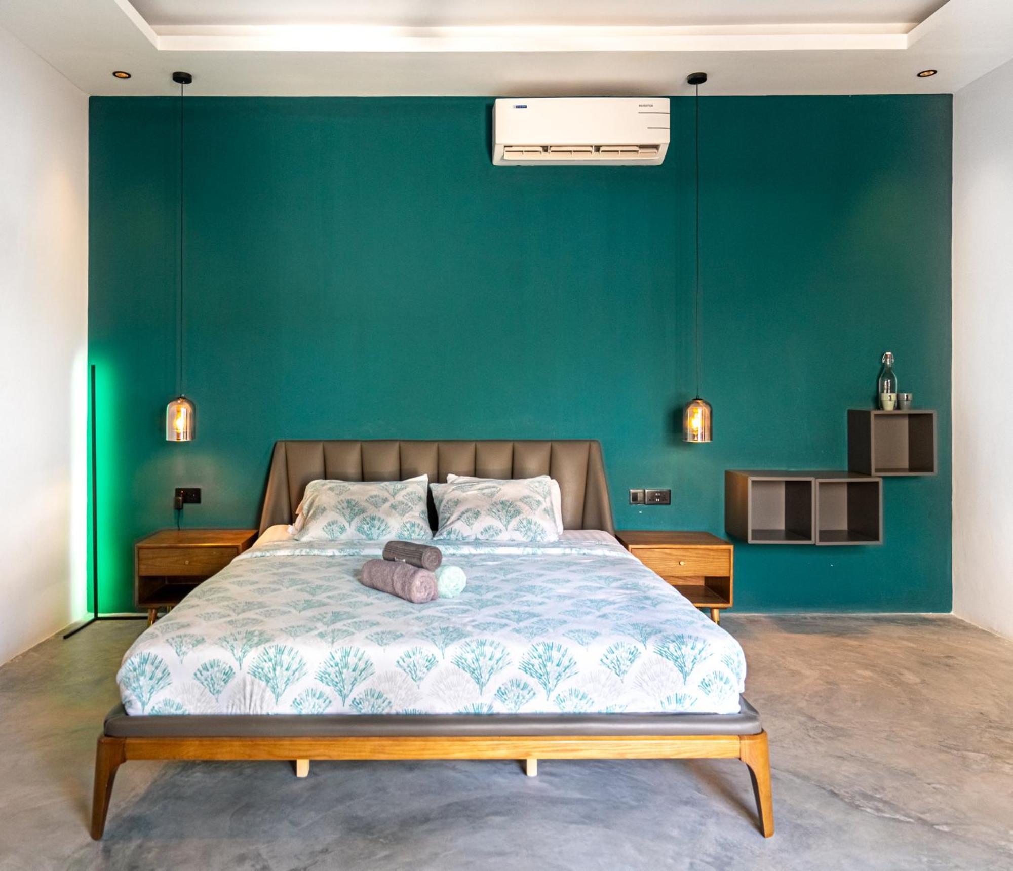 V Hotel In Падже Экстерьер фото