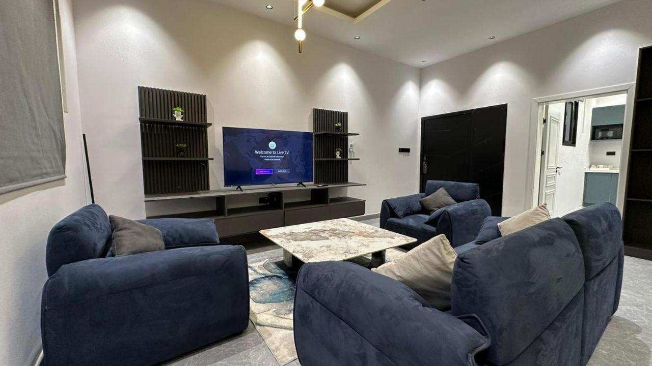 V Hotel In Падже Экстерьер фото