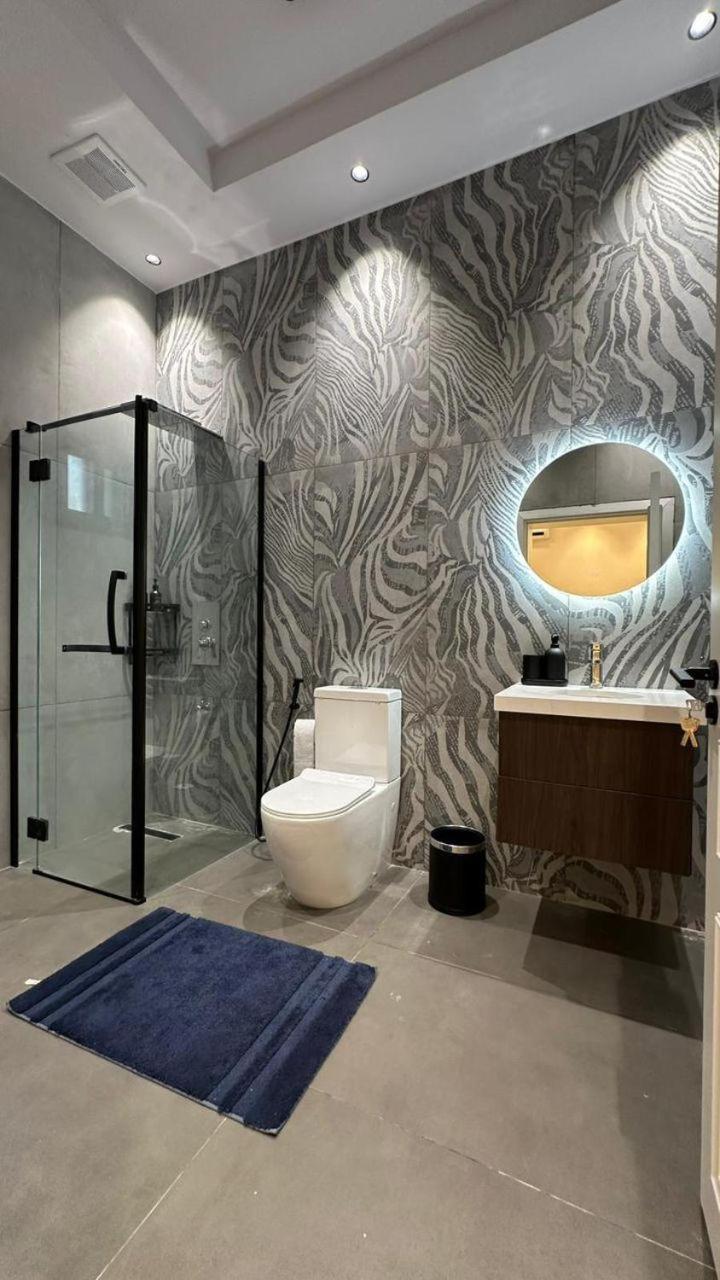 V Hotel In Падже Экстерьер фото